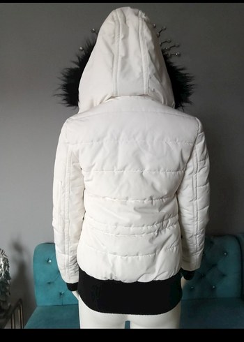 Beyaz Kürklü Kısa Kadın Kışlık Mont - Görsel 4
