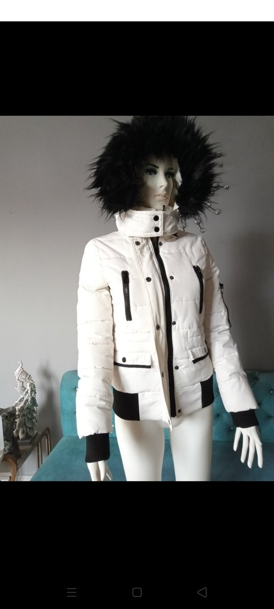 Beyaz Kürklü Kısa Kadın Kışlık Mont - Görsel 3