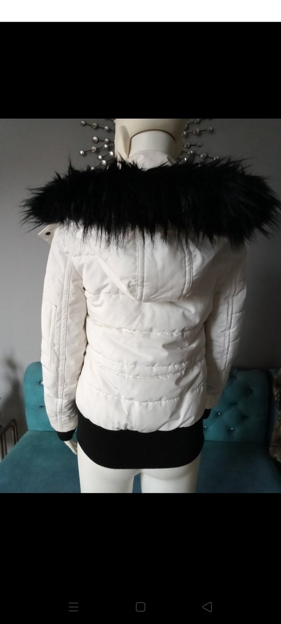 Beyaz Kürklü Kısa Kadın Kışlık Mont - Görsel 5