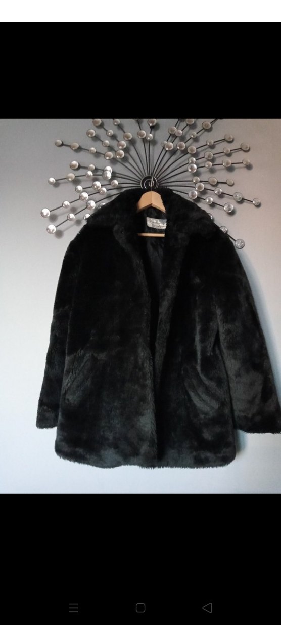 Uzun Siyah Kürk Detaylı Kadın Mont - Görsel 2