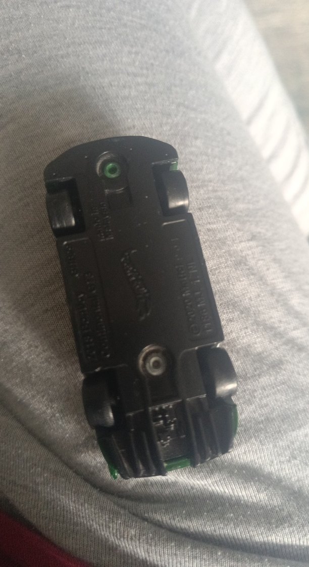 Parlak Yeşil Oyuncak Araba - Görsel 3