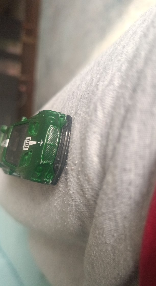 Parlak Yeşil Oyuncak Araba - Görsel 4