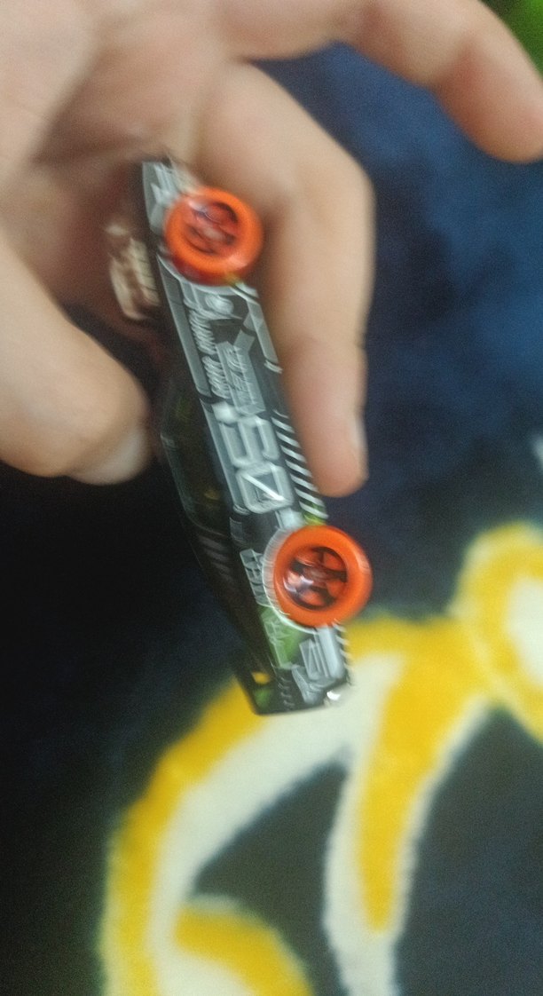 Koyu Haki Renkli Oyuncak Araba - Görsel 4