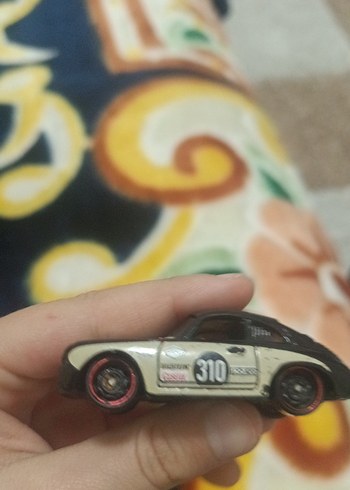 Küçük Siyah Oyuncak Araba - Görsel 5