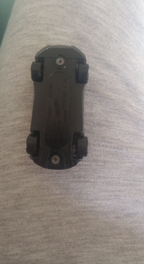 hasarlı boyası çizilmiş araba sadece - Görsel 2