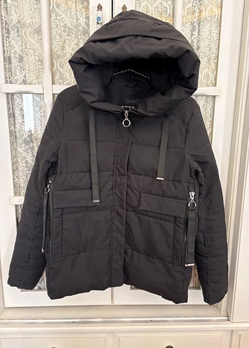 Network Siyah Kapüşonlu Kısa Kadın Kış Montu L Beden - Görsel 5