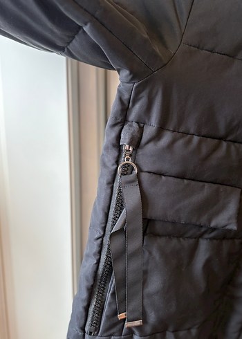 Network Siyah Kapüşonlu Kısa Kadın Kış Montu L Beden - Görsel 8