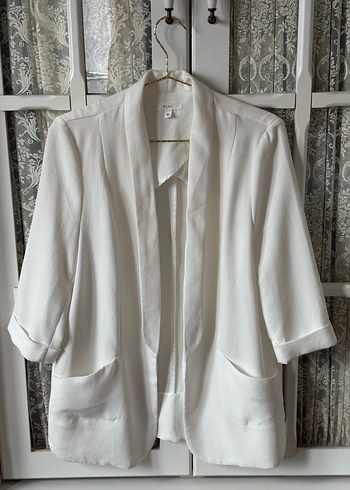 Uzun Beyaz Kadın Düğmesiz Ceket /M - Görsel 3