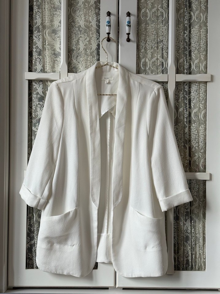 Uzun Beyaz Kadın Düğmesiz Ceket /M - Görsel 2