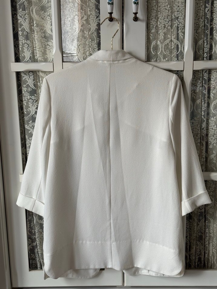 Uzun Beyaz Kadın Düğmesiz Ceket /M - Görsel 5