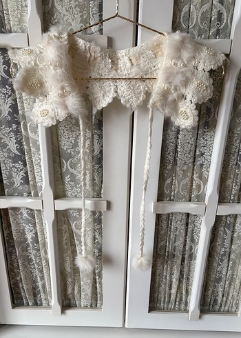 İncili Tüylü Dantelli Beyaz Yakalık - Görsel 4