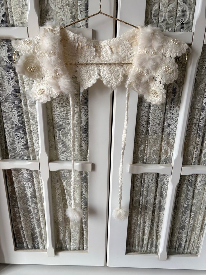 İncili Tüylü Dantelli Beyaz Yakalık - Görsel 4