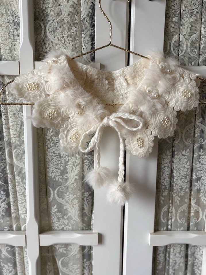 İncili Tüylü Dantelli Beyaz Yakalık - Görsel 2