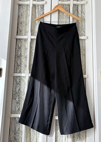 Siyah Piliseli Kadın Kumaş Pantolon - Görsel 3