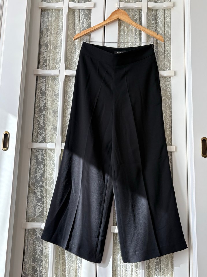 Siyah Piliseli Kadın Kumaş Pantolon - Görsel 3