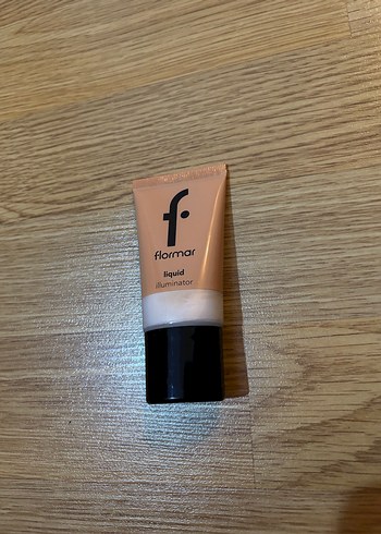 Flormar Hafif Yapılı Likit Aydınlatıcı 25ML - Görsel 4