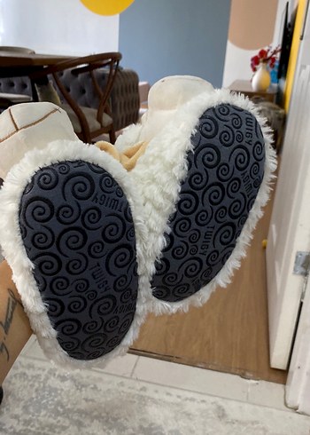 Kız -Erkek Çocuk Beyaz Peluş Kuzu Terlik - Görsel 4