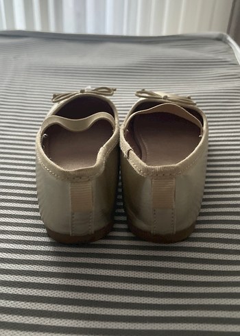 Kız Çocuk Altın Renkli Tokalı Babet - Görsel 2