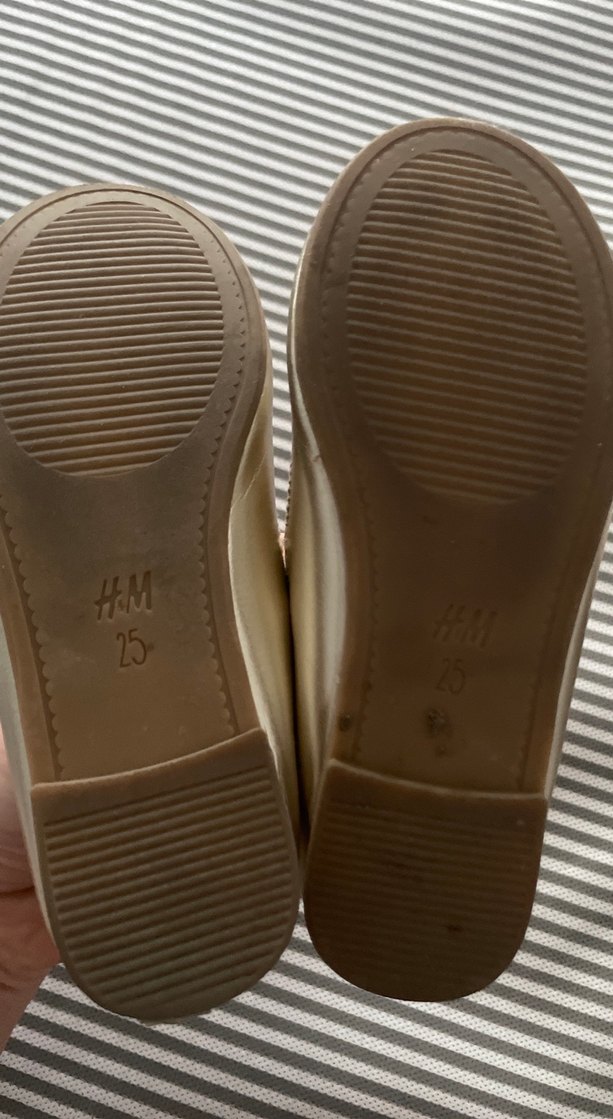 Kız Çocuk Altın Renkli Tokalı Babet - Görsel 3