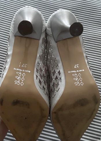 Beyaz Dantel Detaylı Stiletto Topuklu Kadın Ayakkabı - Görsel 3