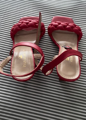 Kırmızı Örgülü Topuklu Kadın Sandalet - Görsel 2