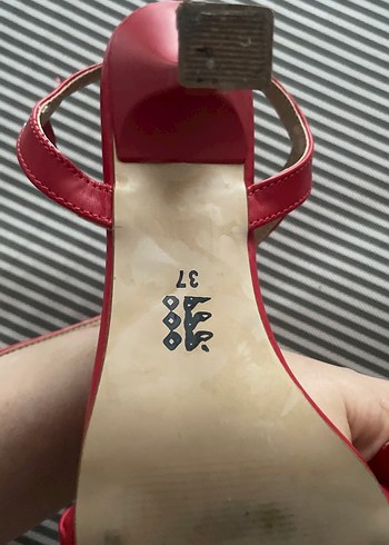 Kırmızı Örgülü Topuklu Kadın Sandalet - Görsel 3