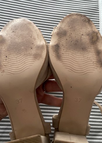 Bej Dolgu Topuklu Tokalı Kadın Ayakkabı - Görsel 3