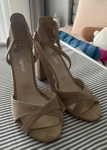 Bej Dolgu Topuklu Tokalı Kadın Ayakkabı - Görsel 2