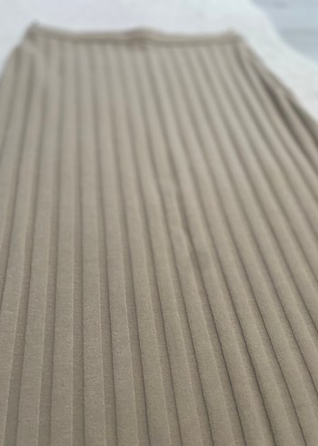 Bej Pilili Uzun Kadın Etek - Görsel 2