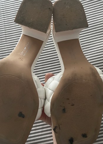 Beyaz Örgü Detaylı Blok Topuk Terlik - Görsel 3