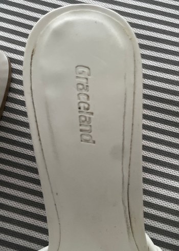 Beyaz Örgü Detaylı Blok Topuk Terlik - Görsel 2