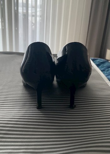 Siyah Yılan Desenli Tokalı Stiletto - Görsel 3