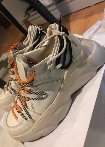 Beyaz Zebra Desenli Dolgu Topuklu Kadın Spor Ayakkabı - Görsel 2