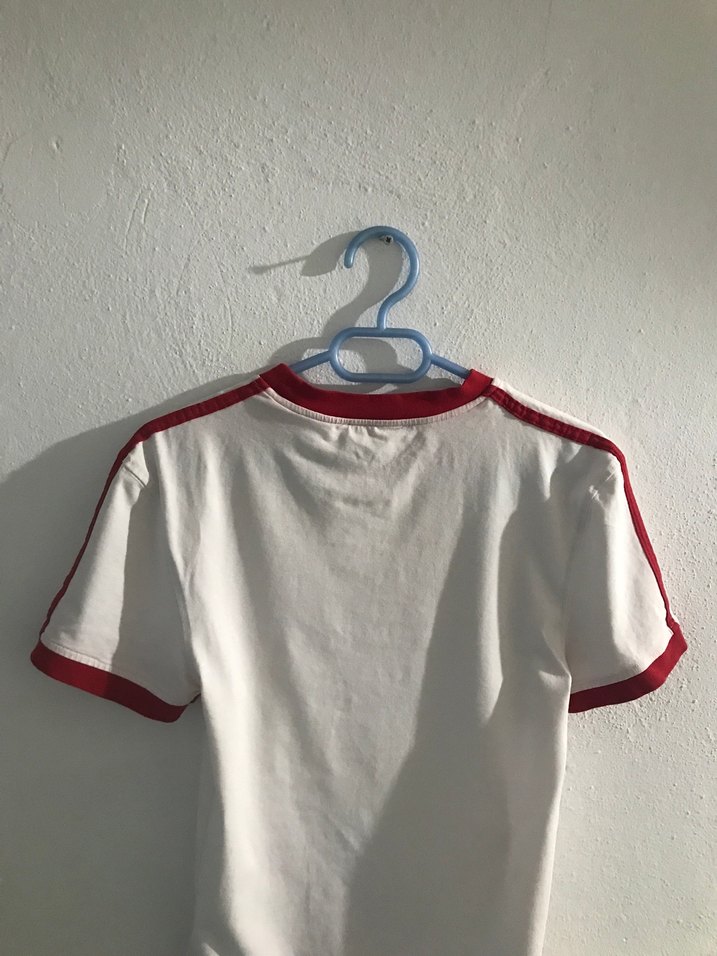 Beyaz Kırmızı Atletik Baskılı Kadın Tişört - Görsel 2