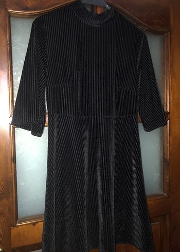 Siyah Piliseli Uzun Kadın Elbise - Görsel 2