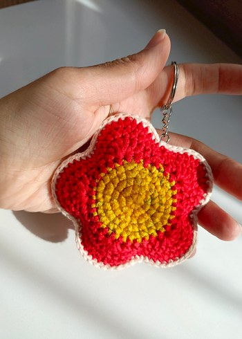  Renkli Örgü Çiçek Anahtarlık - Görsel 6