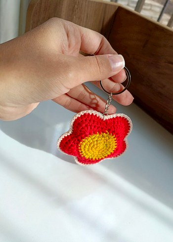  Renkli Örgü Çiçek Anahtarlık - Görsel 2