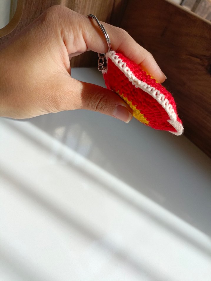  Renkli Örgü Çiçek Anahtarlık - Görsel 3