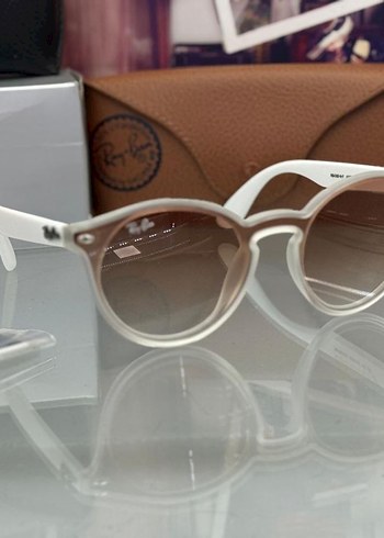 Bej Transparan Ray-Ban Kadın Güneş Gözlüğü - Görsel 7