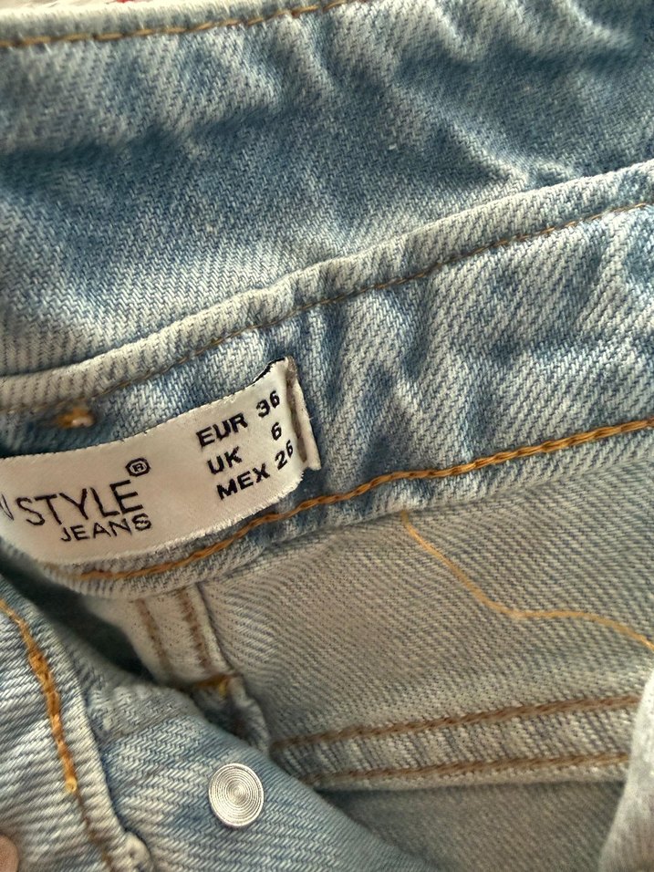 Düğmeli Kemerli Denim Mini Etek - Görsel 3