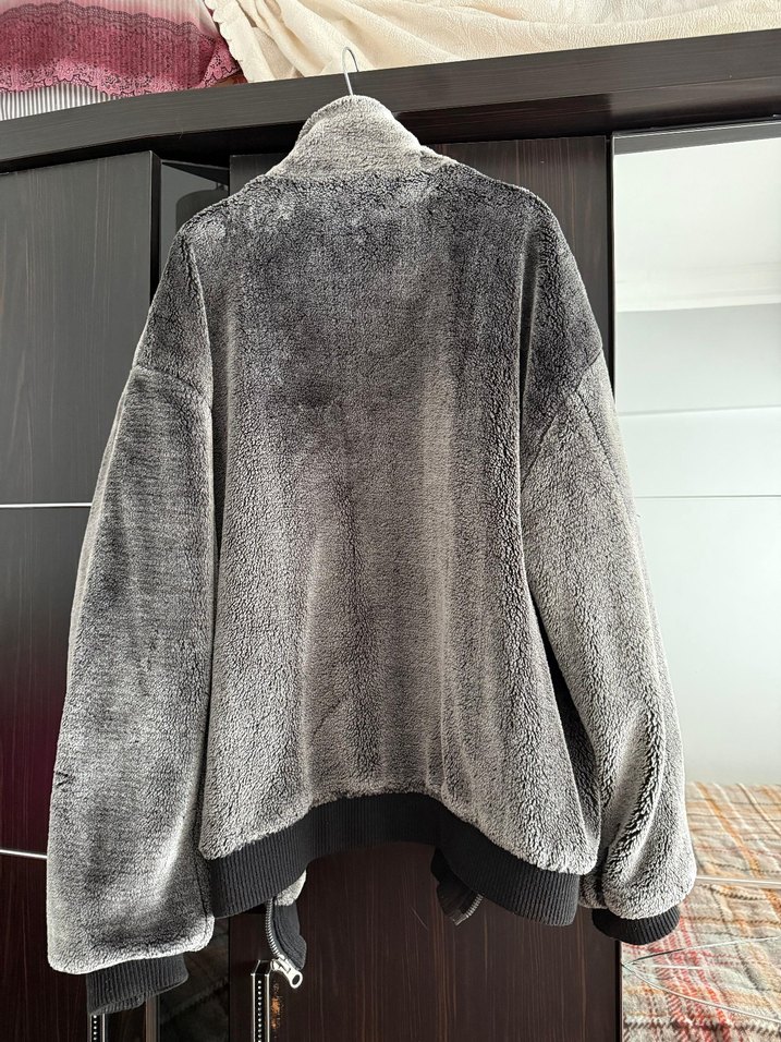 Gri Peluş Detaylı Kadın Ceket - Görsel 2