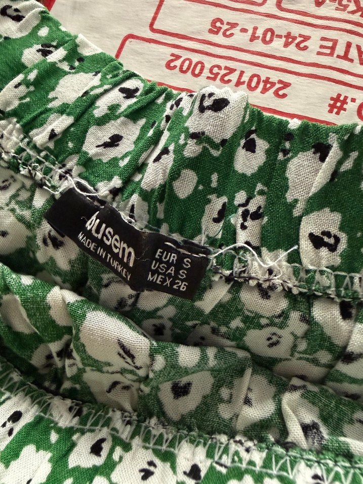 Düğmeli Yeşil Çiçekli Midi Etek - Görsel 2