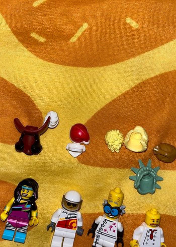 Çeşitli LEGO Minifigür ve Aksesuar Seti - Görsel 2