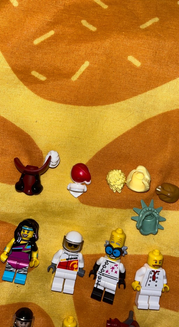 Çeşitli LEGO Minifigür ve Aksesuar Seti - Görsel 2