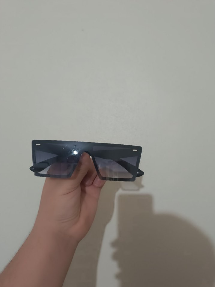 Şeffaf Siyah Minimalist erkek Güneş Gözlüğü - Görsel 3