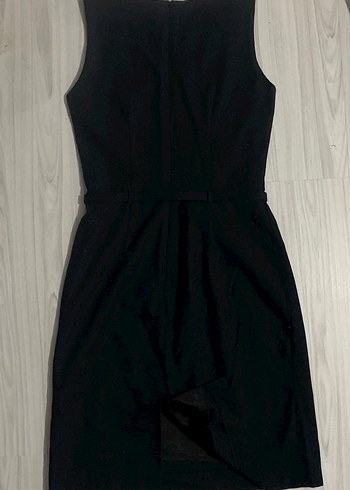 Siyah Kemerli Midi Kolsuz Elbise - Görsel 2