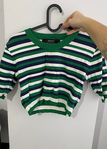 Yeşil Çizgili Kısa Kollu Crop Top - Görsel 2