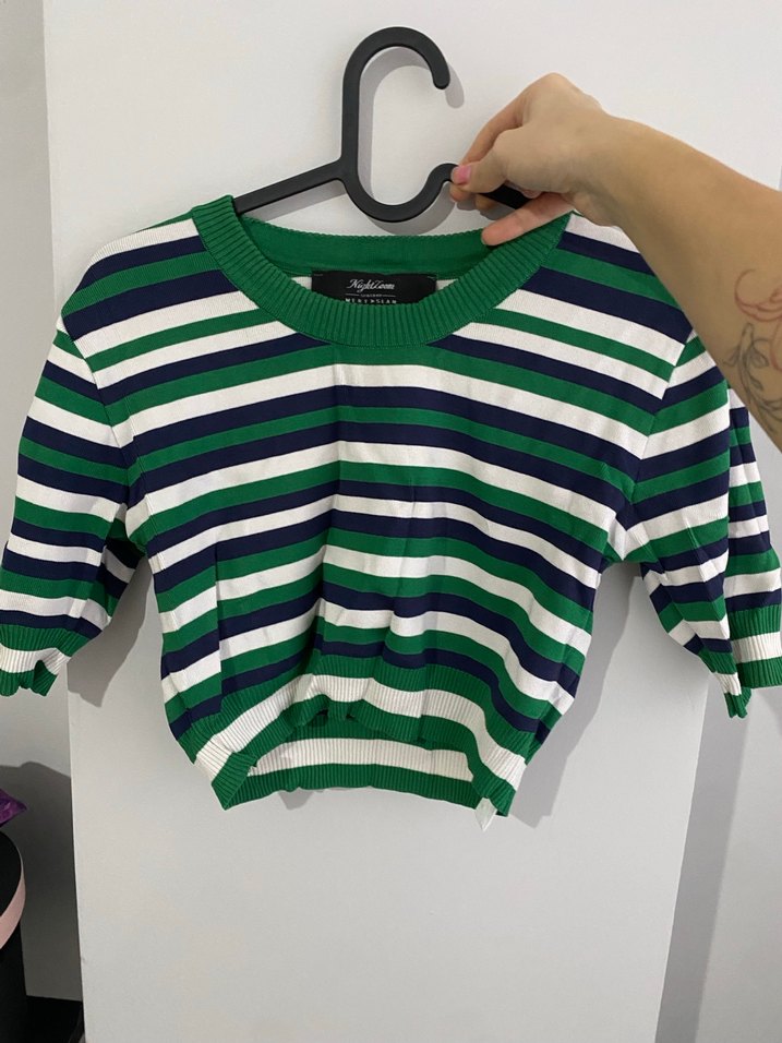 Yeşil Çizgili Kısa Kollu Crop Top - Görsel 2