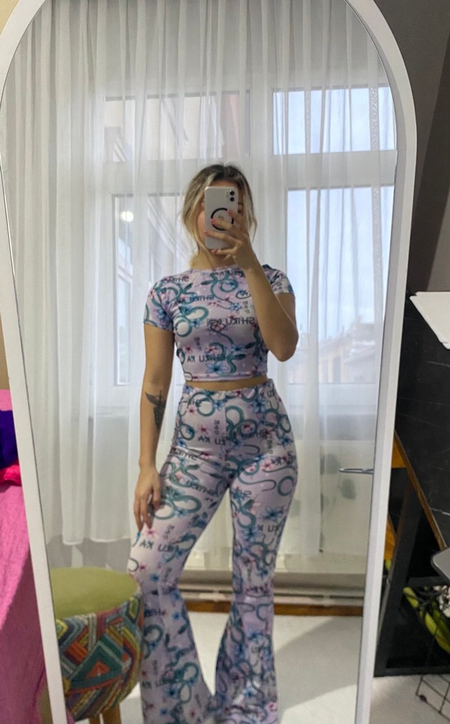 Mor Yılan Desenli Crop ve İspanyol paça likralı takım - Görsel 2