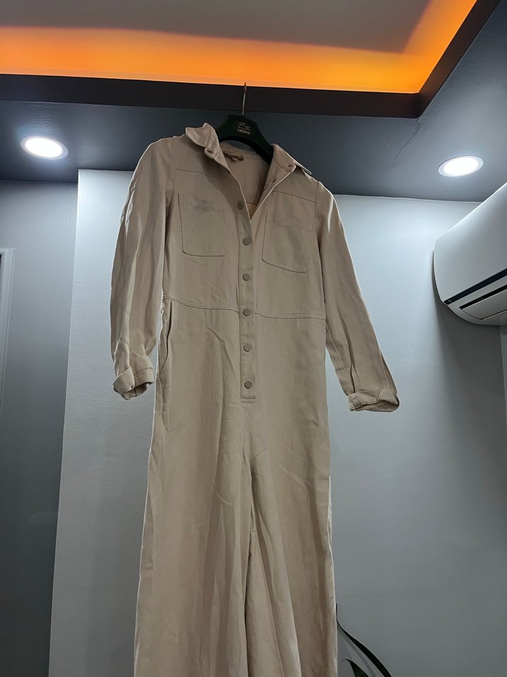 Düğmeli Bej Keten Kadın Tulum - Görsel 2